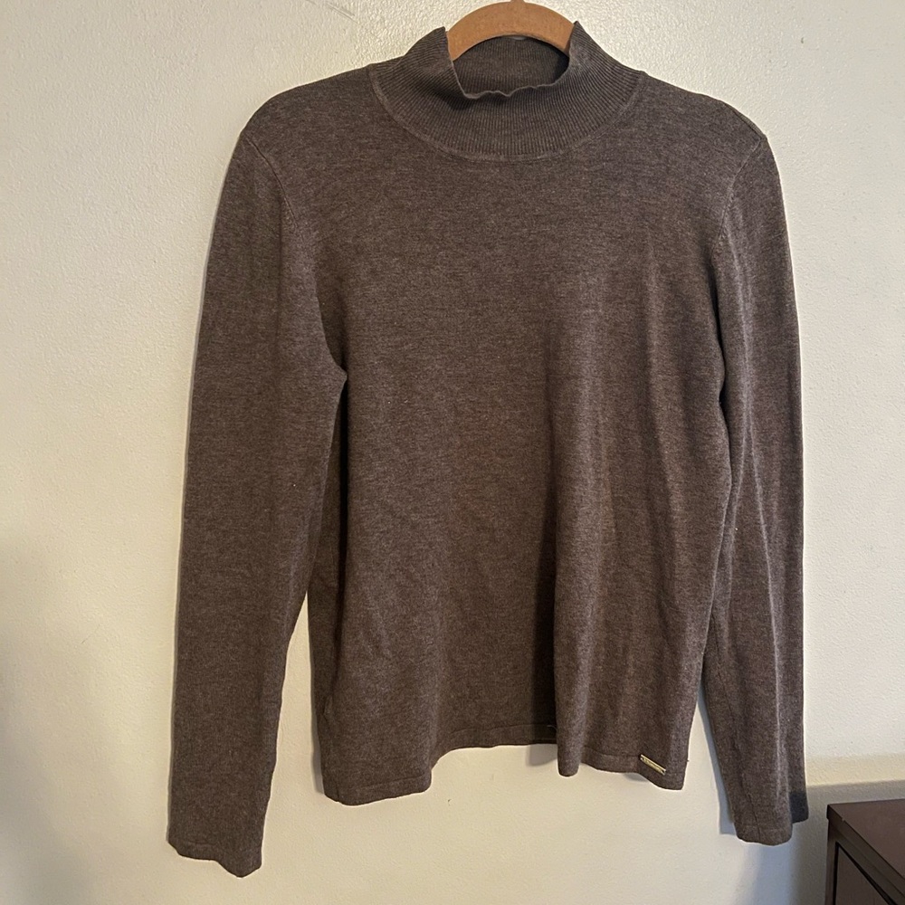 Mock neck knit sweater